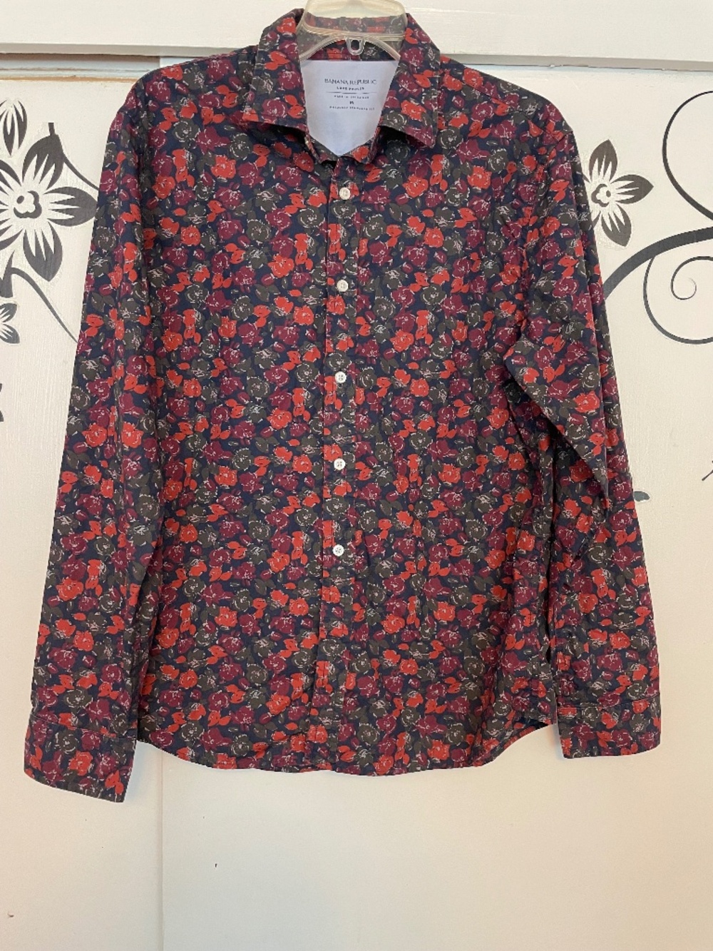 PRICE DROP! Banana Republic Luxe Poplin Men's Button Down Shirt - Medium